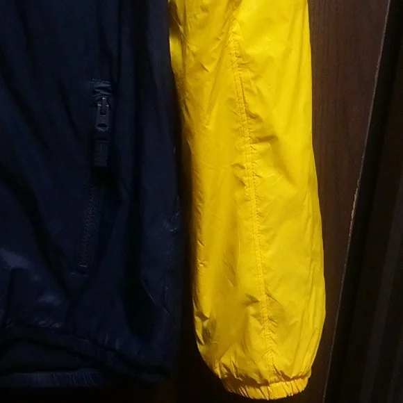 LIKE NEW Abercrombie Kids 90s Inspired Fleece Lined Windbreaker - Picture 5 of 9